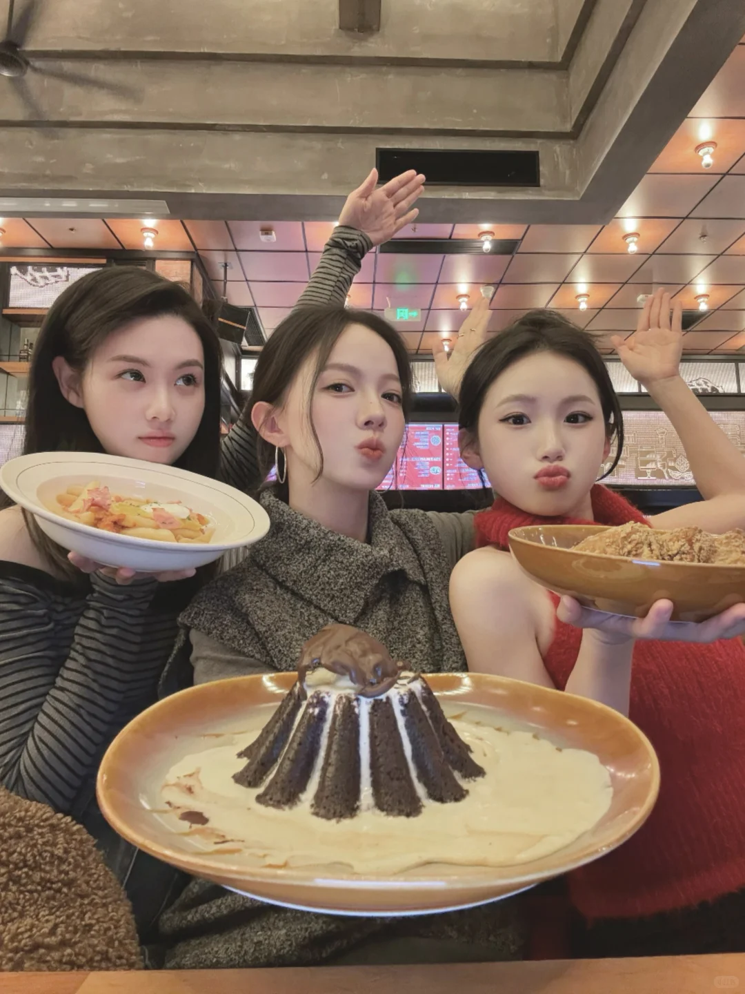 别人有陈年老酒 我有陈年老友?