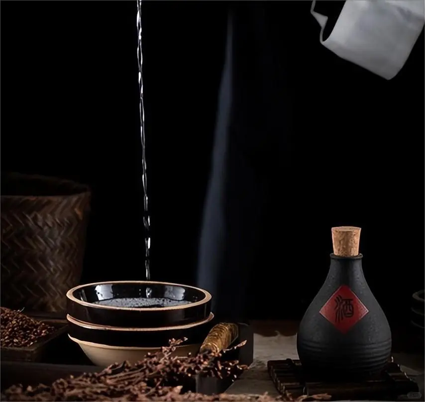 悠久的酿造艺术——白酒文化的源起与传承