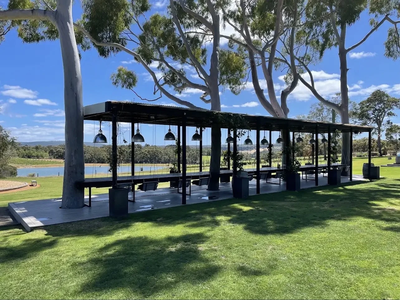 ??｜葡萄酒庄园上的午餐?????