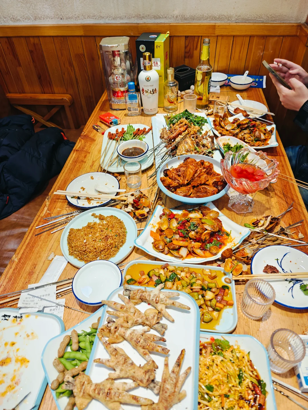 一瓶品鉴酒达了一瓶五粮液。