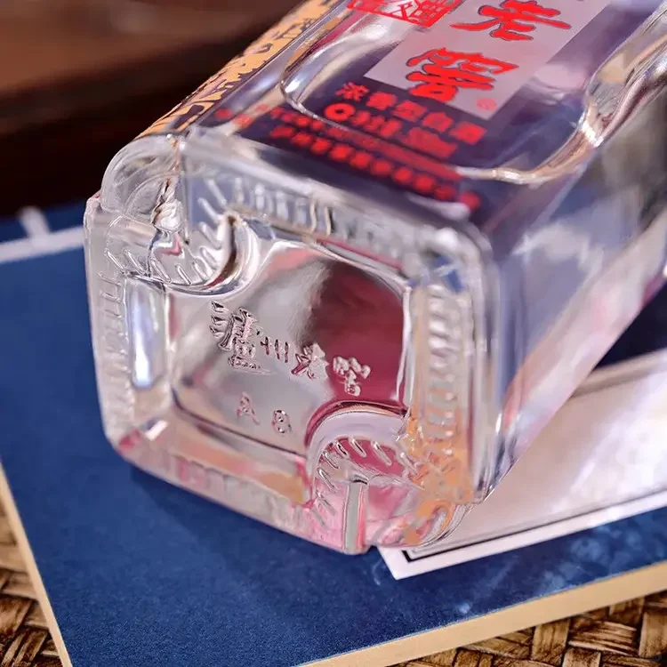 何以解忧,唯有泸州老窖六年窖头曲