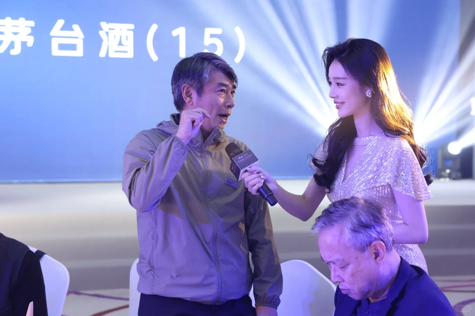 京东品酒会 喝酒交友两不误?