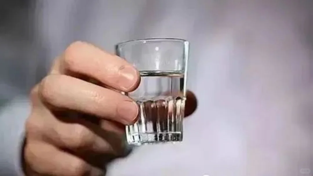 ?秋天，你该喝点酱酒了！?