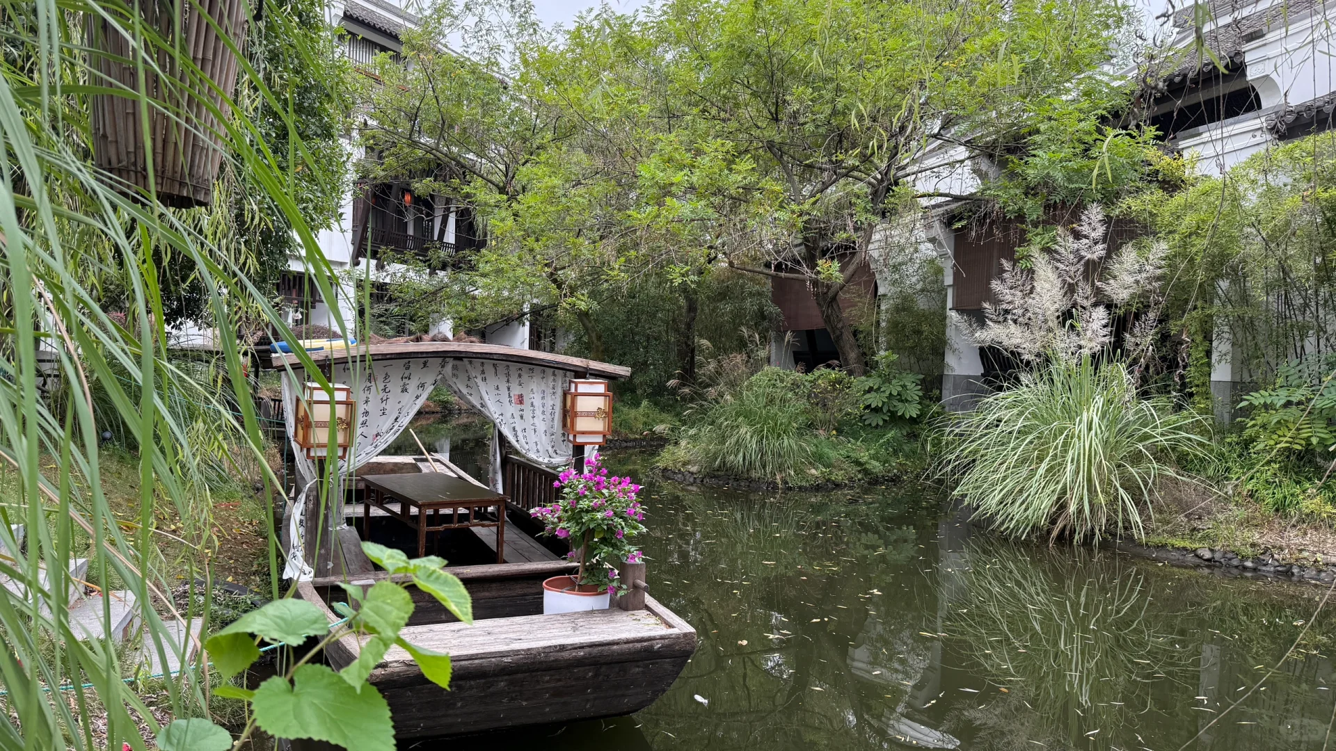 现在商务宴请也。