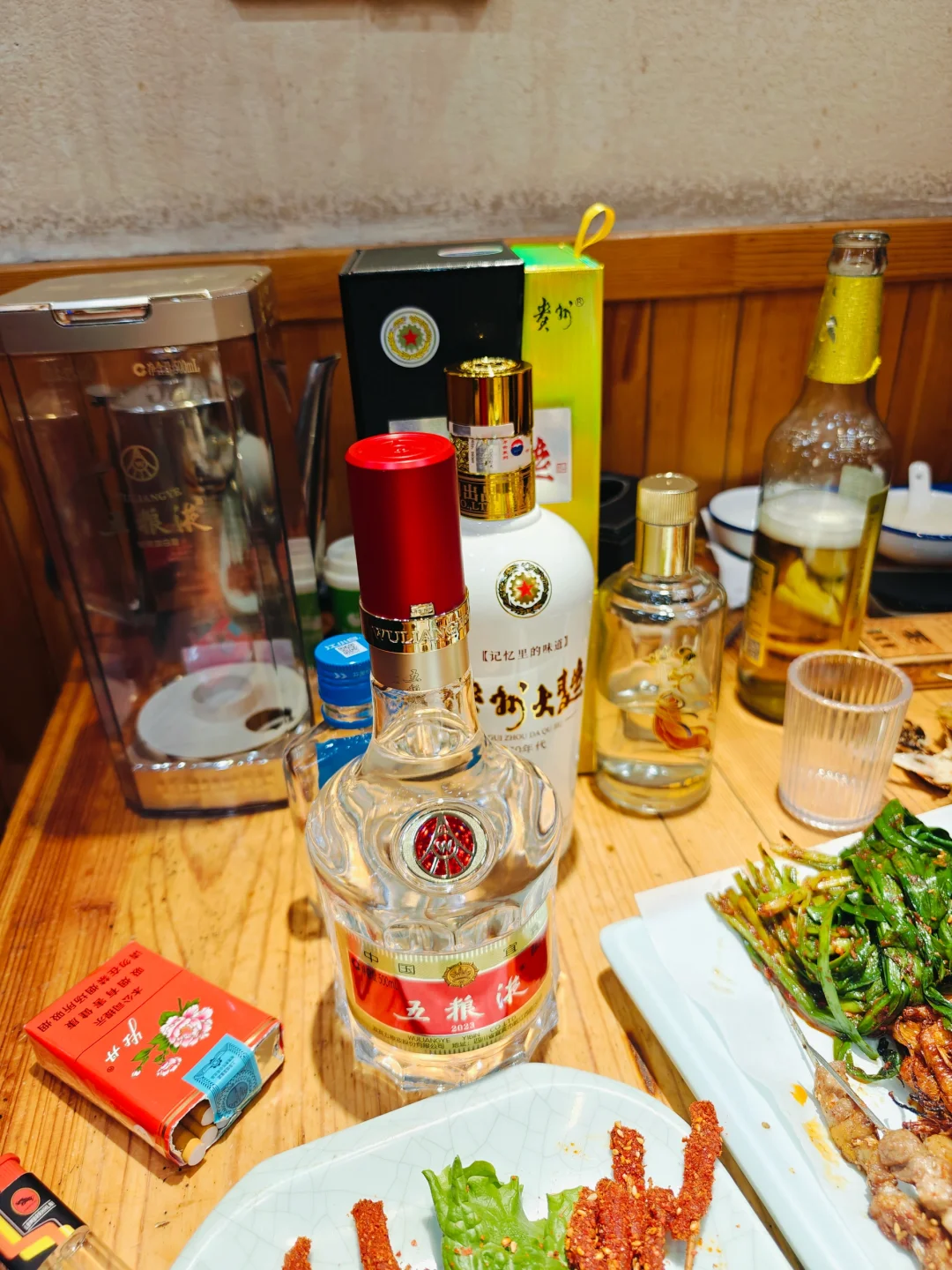 一瓶品鉴酒达了一瓶五粮液。