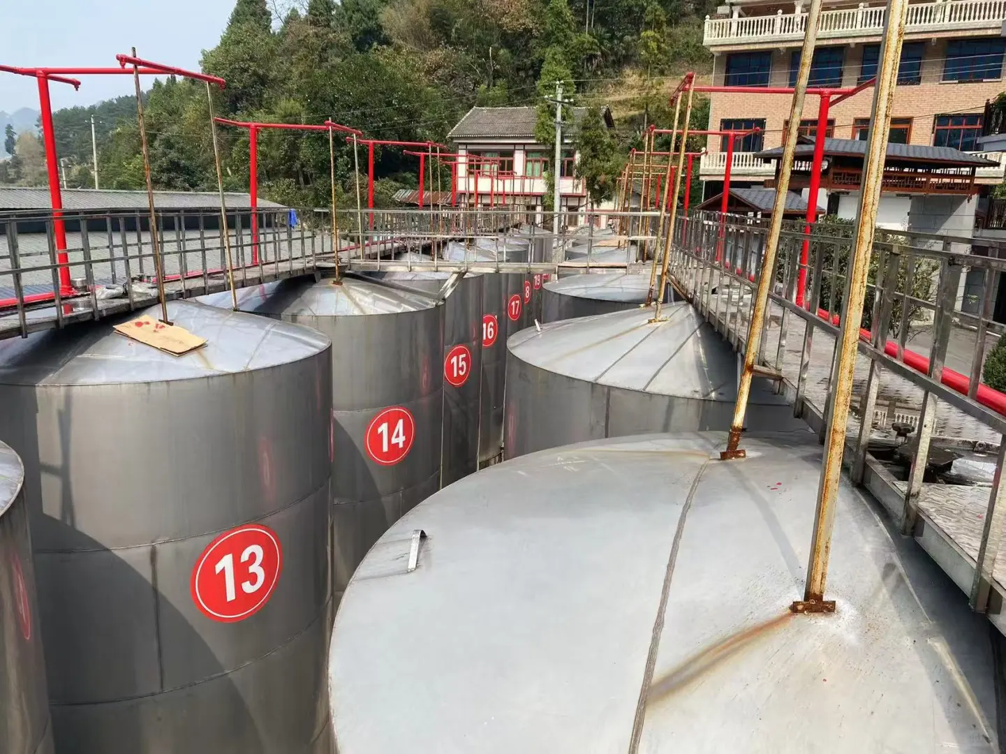 ? 战略投资|29吨12年+陈年酱酒整体转让