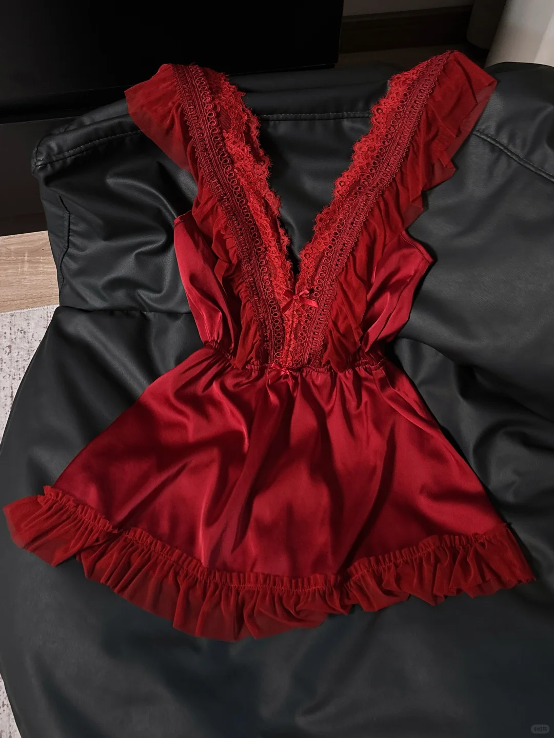 左滑帮我穿上～东方红永远都不会出错！！！