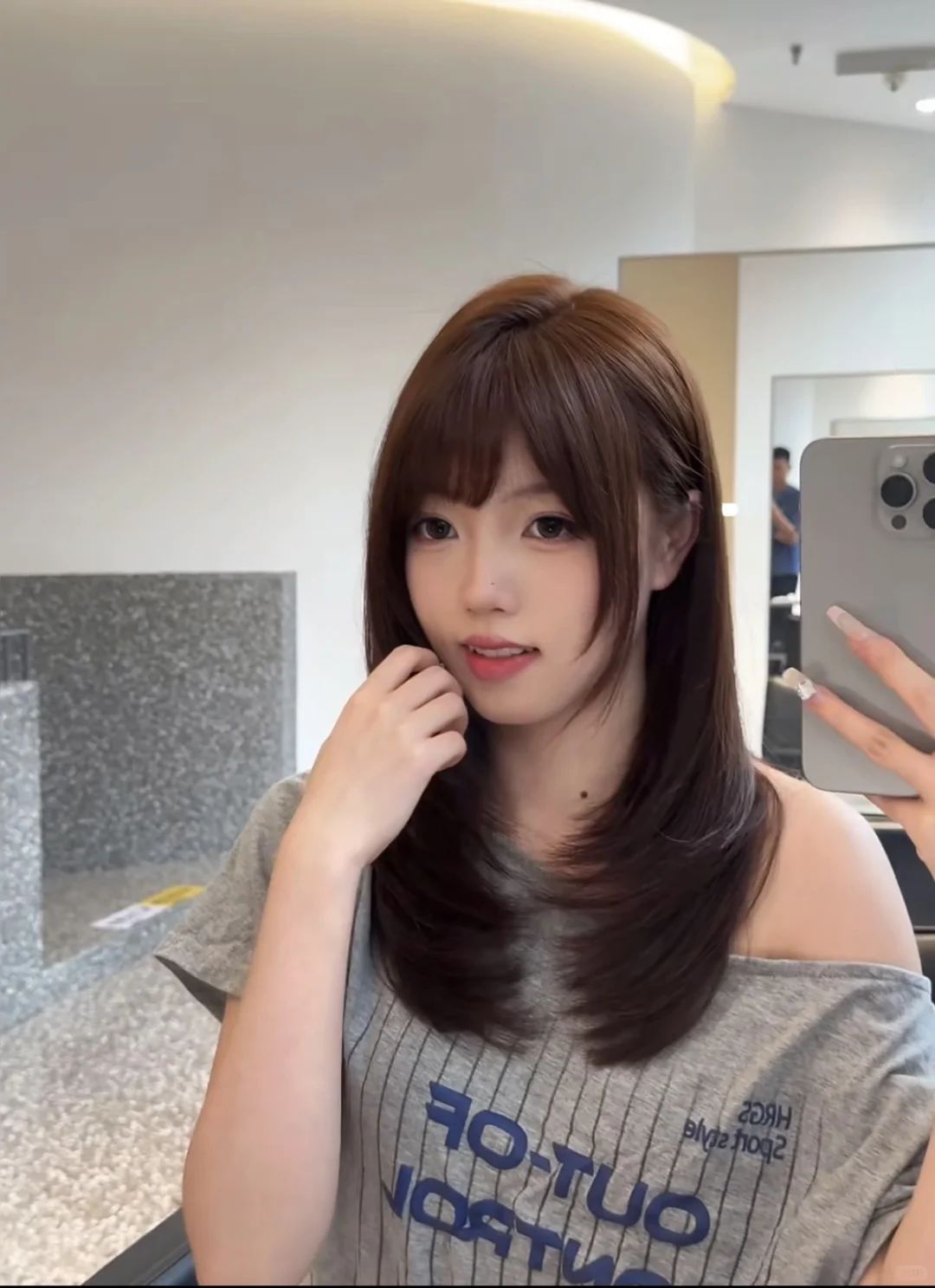 圆脸女孩友好发型?