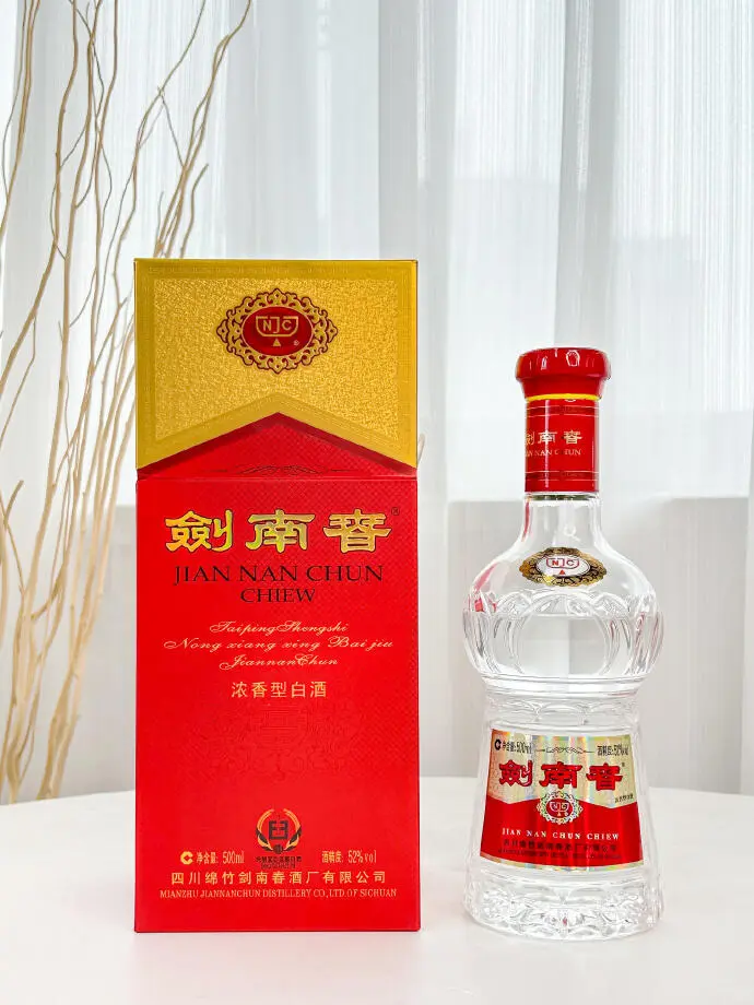 2024浓香白酒top10，“浓香白酒花落谁家”