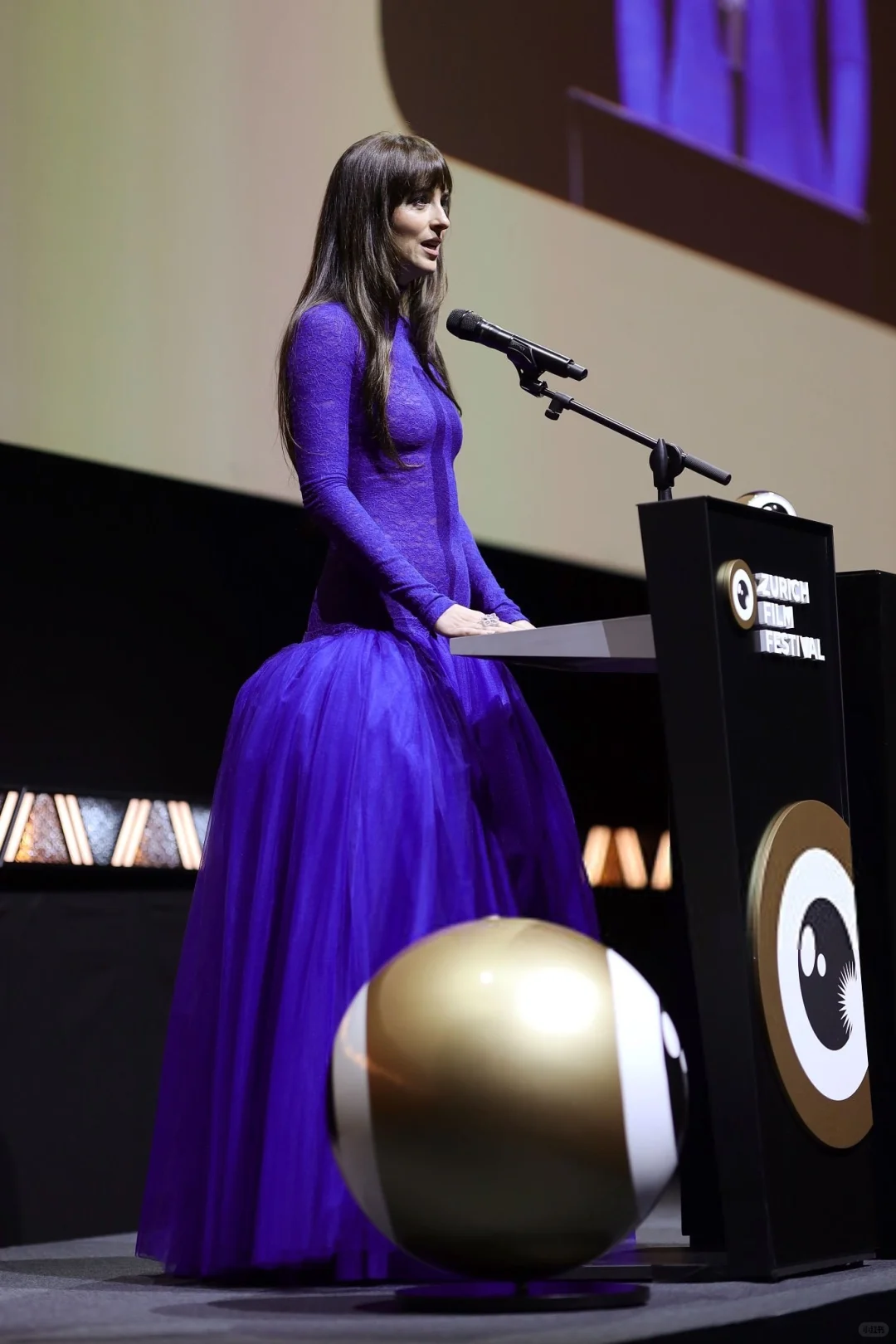 达妹今日红毯造型，好难穿的Gucci定制‼️