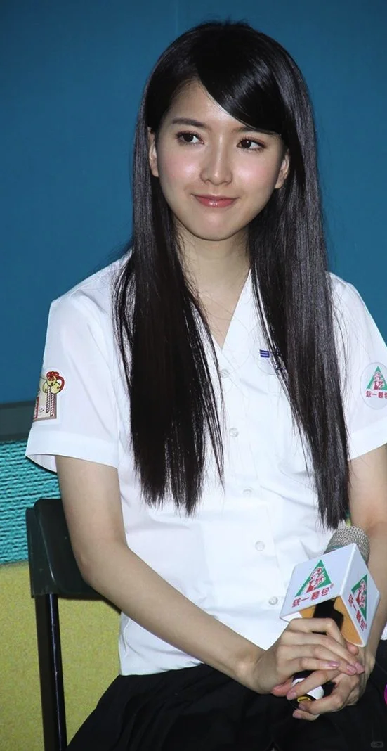 「小周慧敏」陳匡怡扮「高中女」為考生加油