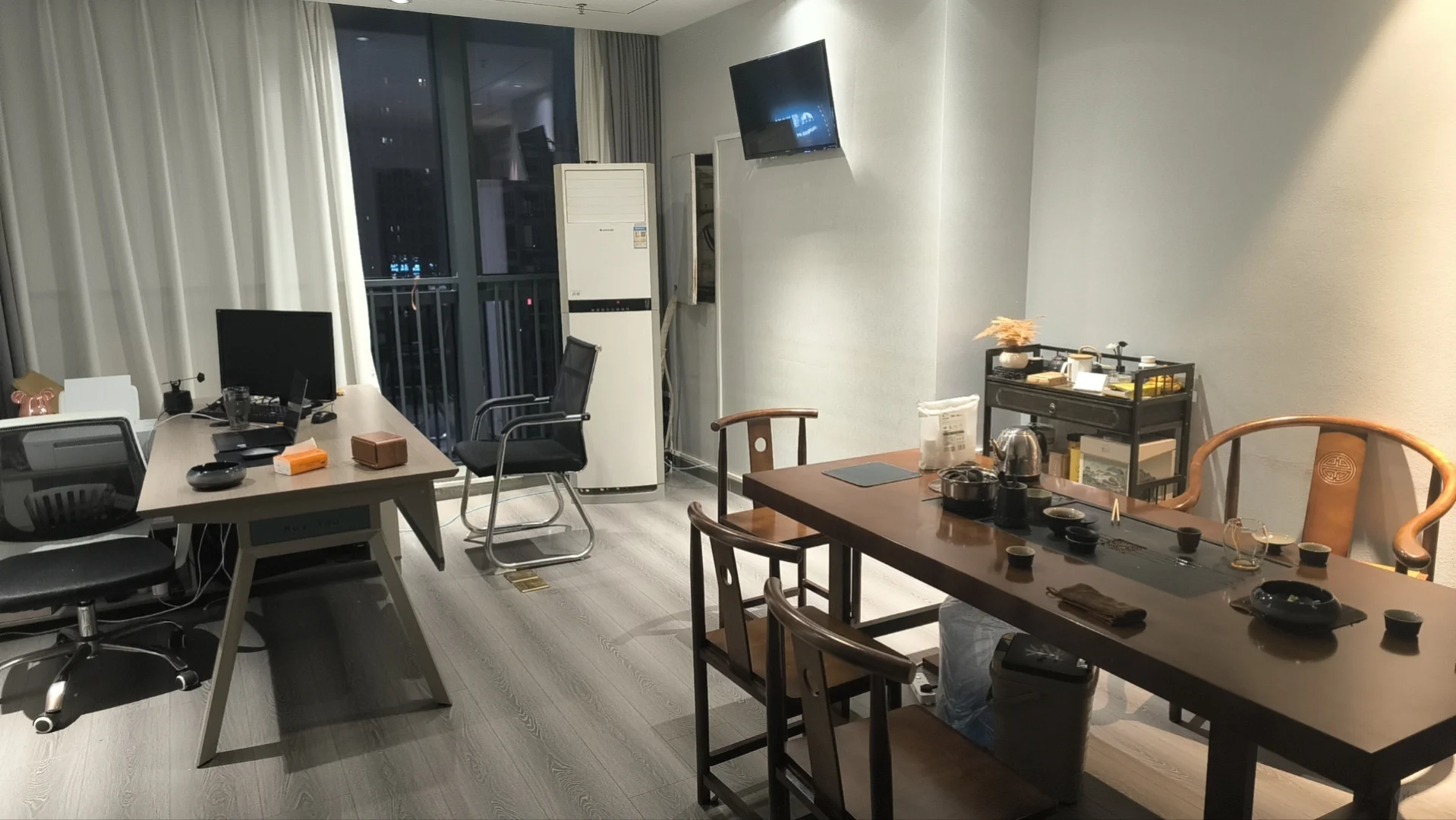 浑水摸鱼的00后公司能月入过万嘛