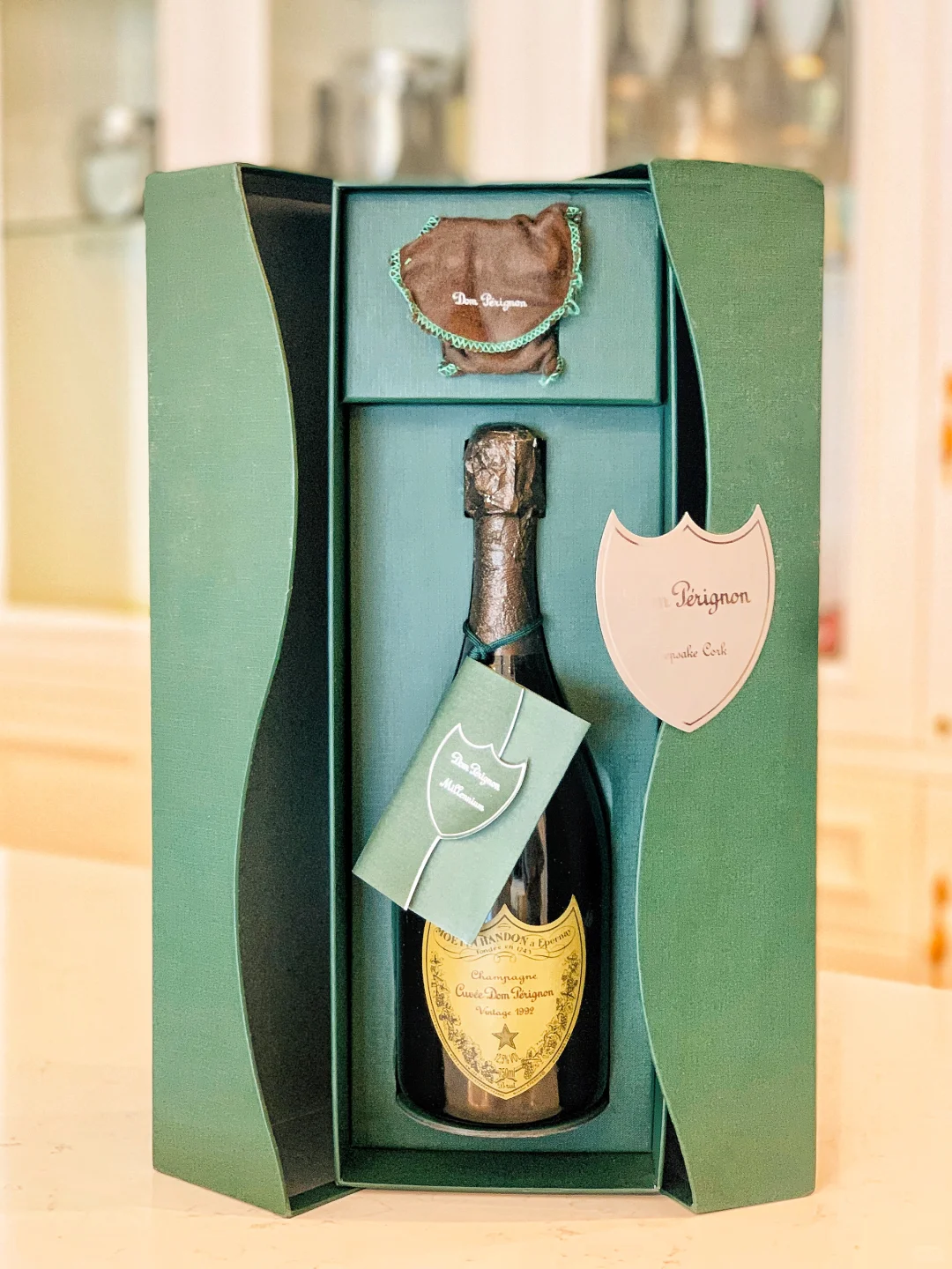 怀念那个唐培里侬香槟礼盒充满仪式感的年代