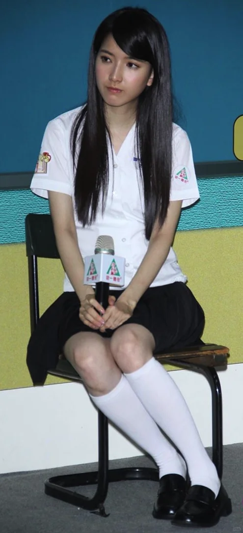 「小周慧敏」陳匡怡扮「高中女」為考生加油