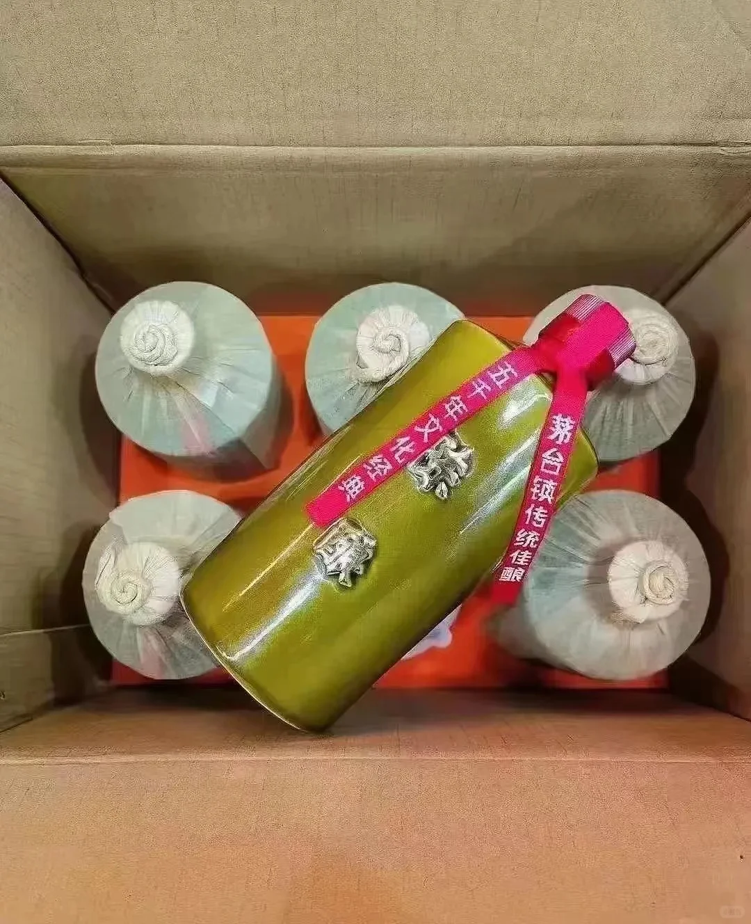 跟领导喝酒酒桌上敬酒时怎么说话