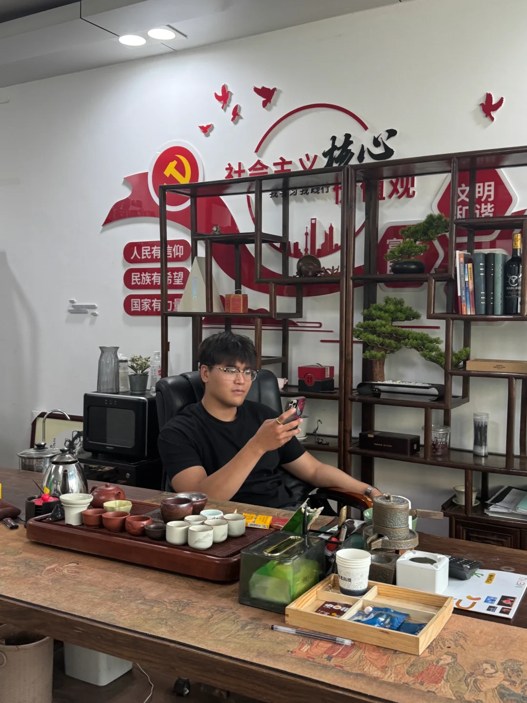 创业两年，开了一家月入不到20w的公司