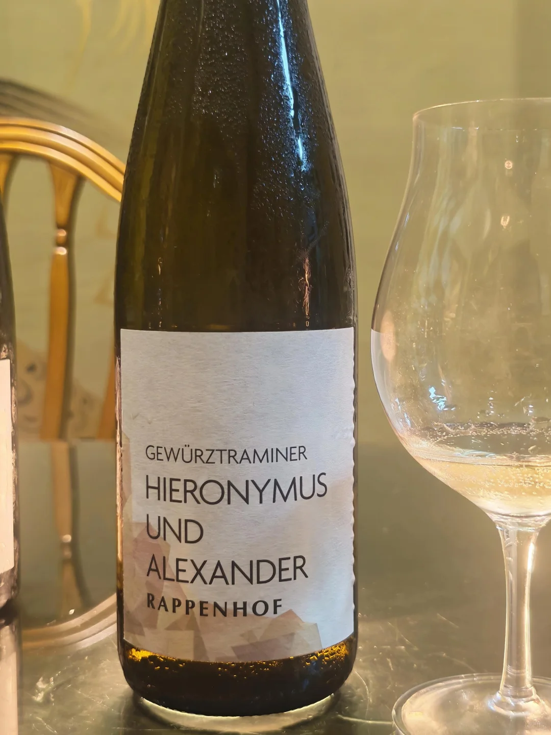 葡萄酒小白入门｜从这杯荔枝玫瑰香开始