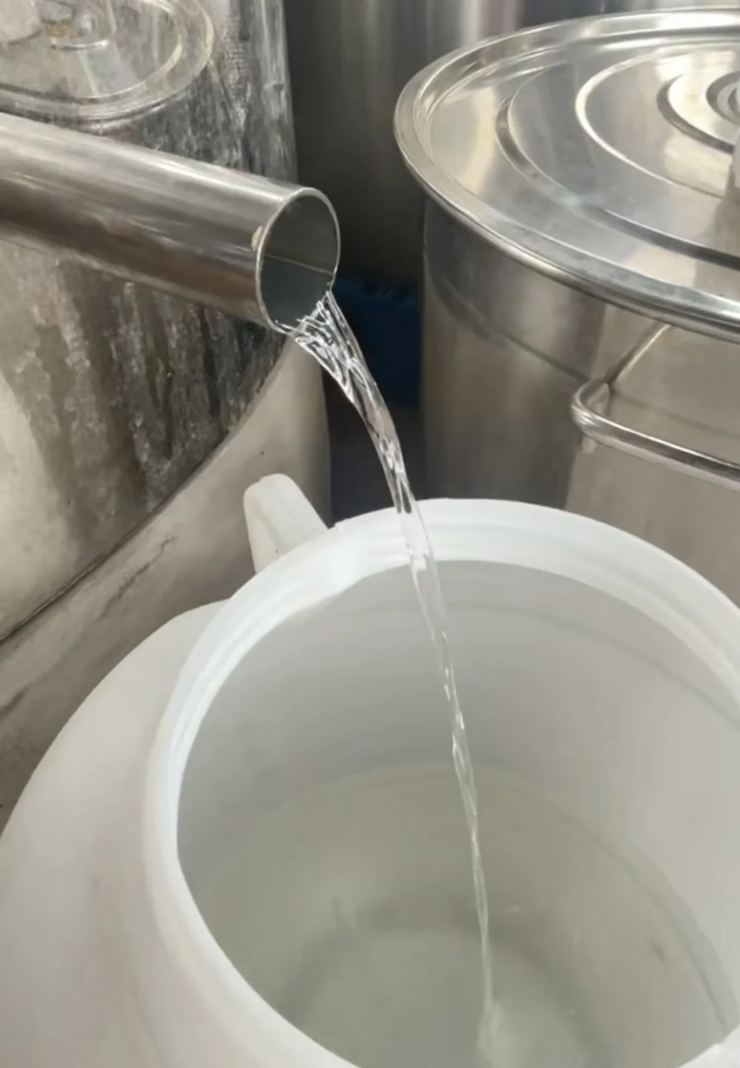 给大家推荐一下自家小作坊纯粮酿造的美酒