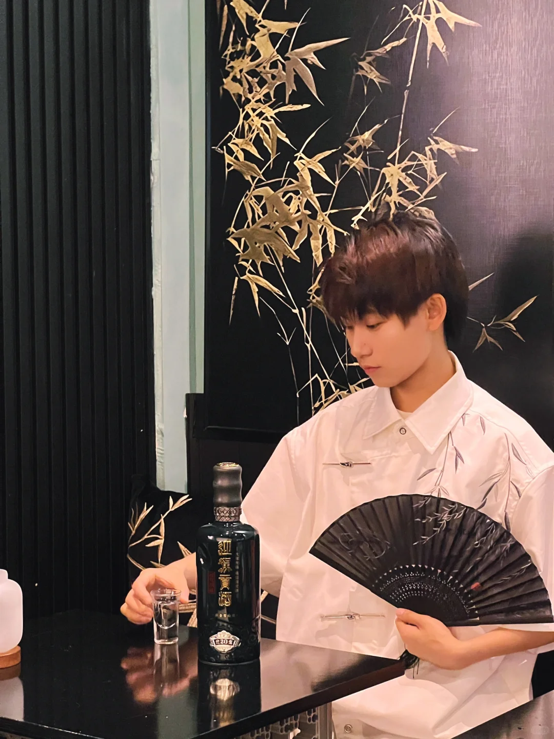 酒蒙子的周末日常!新中式穿搭和白酒绝配!