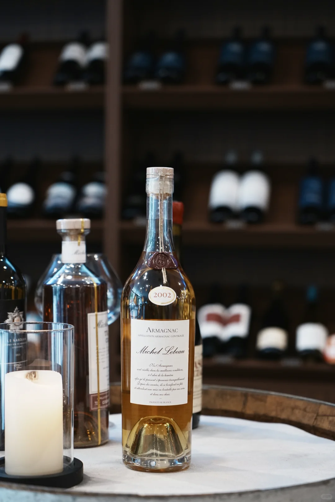 被当作生日礼物，有出生年份意义的酒。