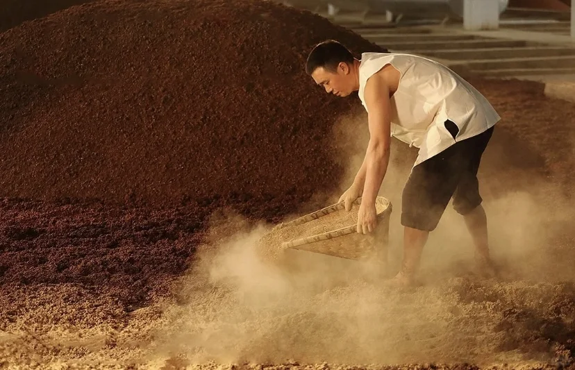 探秘！传统纯粮固态法酿造工艺 ?固态发酵酒