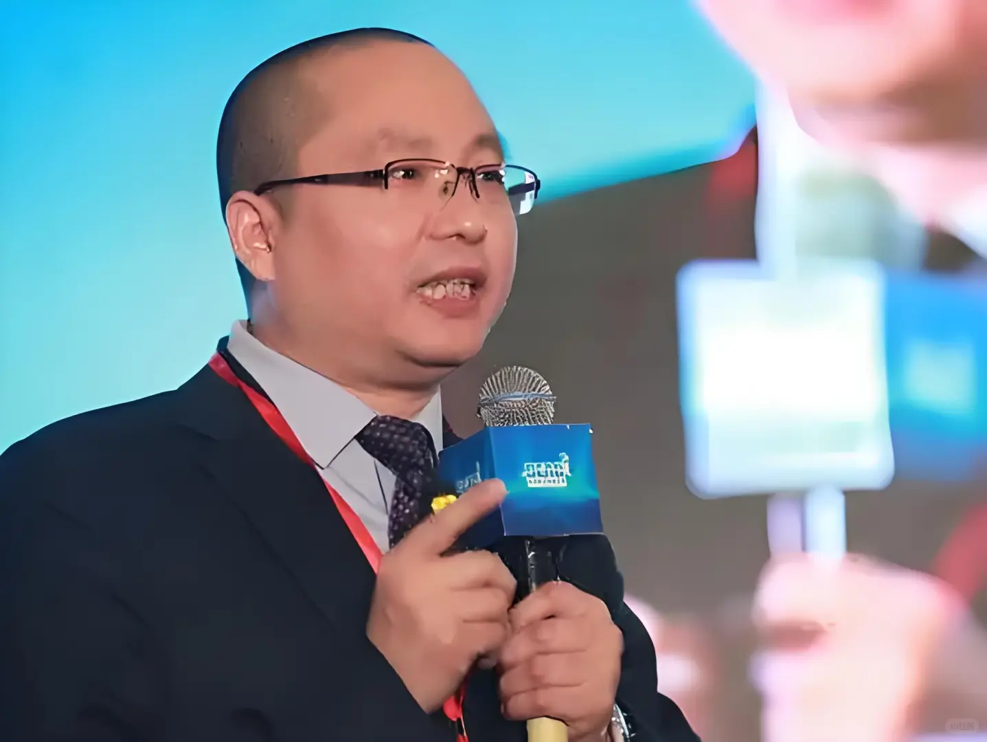 今天聊邯郸名人之“酒仙网”创始人郝鸿峰