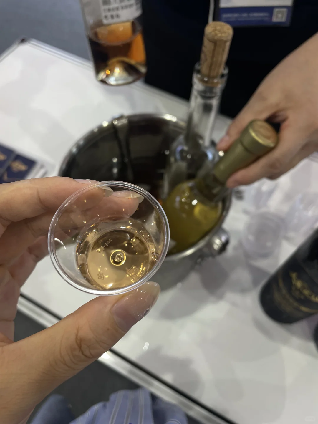 今日展会狂喝酒