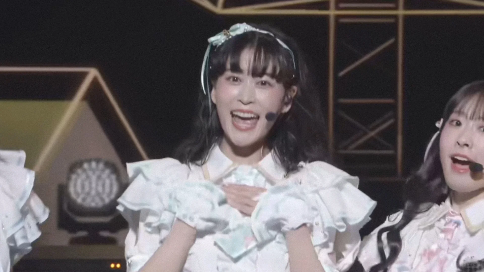 点击即看三位精灵偶像