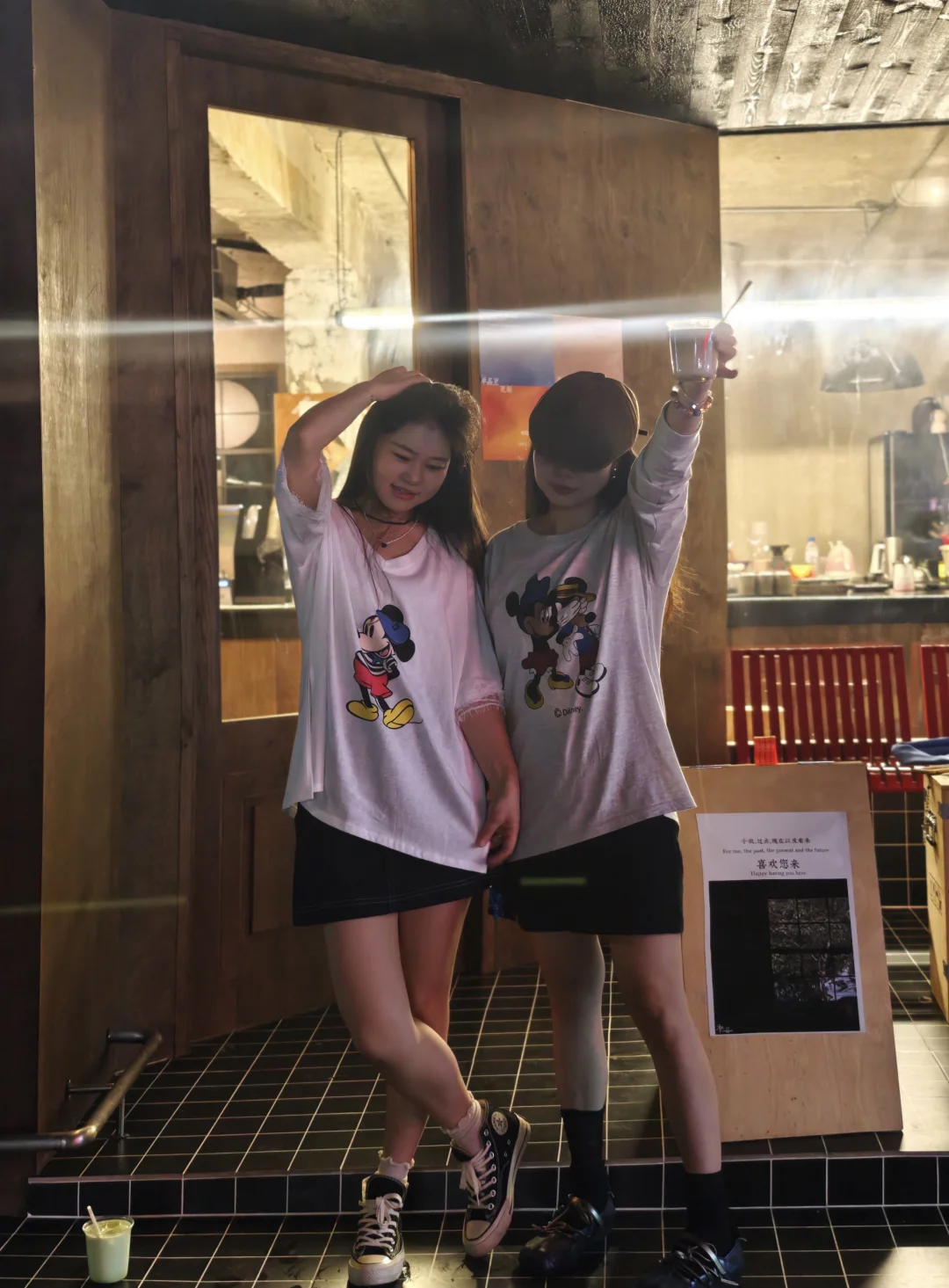 别人有陈年老酒，我有陈年好友