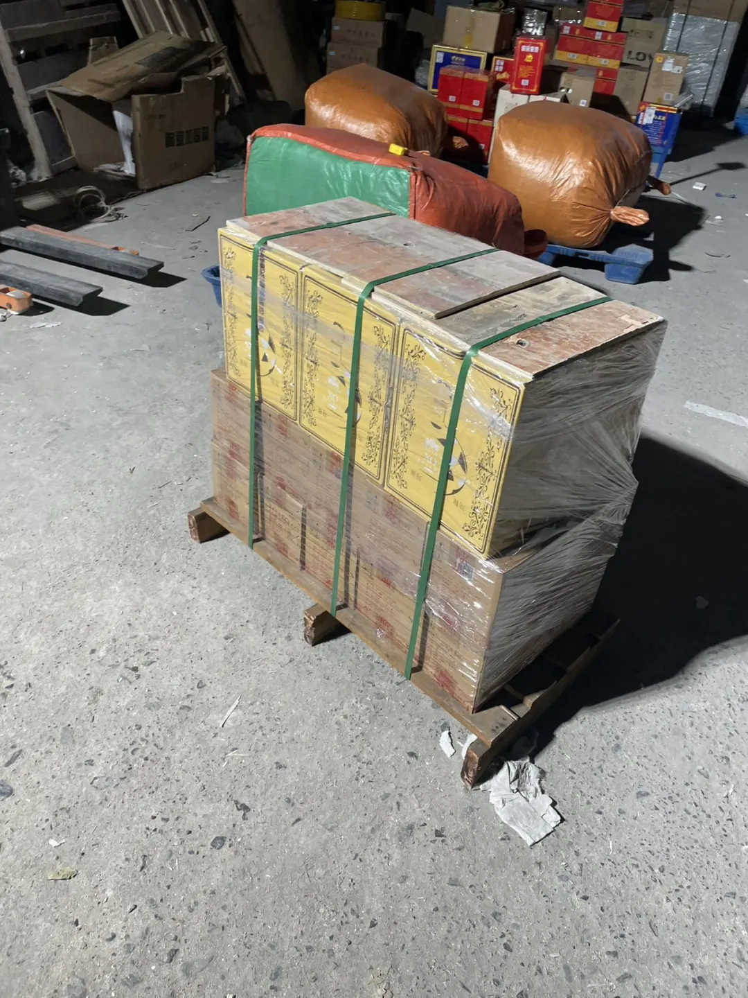 送货日常，酱香型白酒喝的人做来越多了