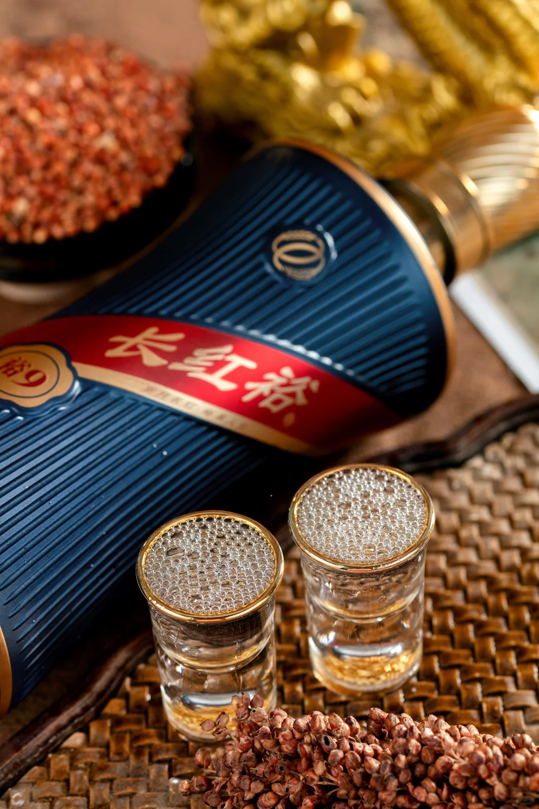 易拉罐装酒别碰！长红裕酱酒的包装才够讲究