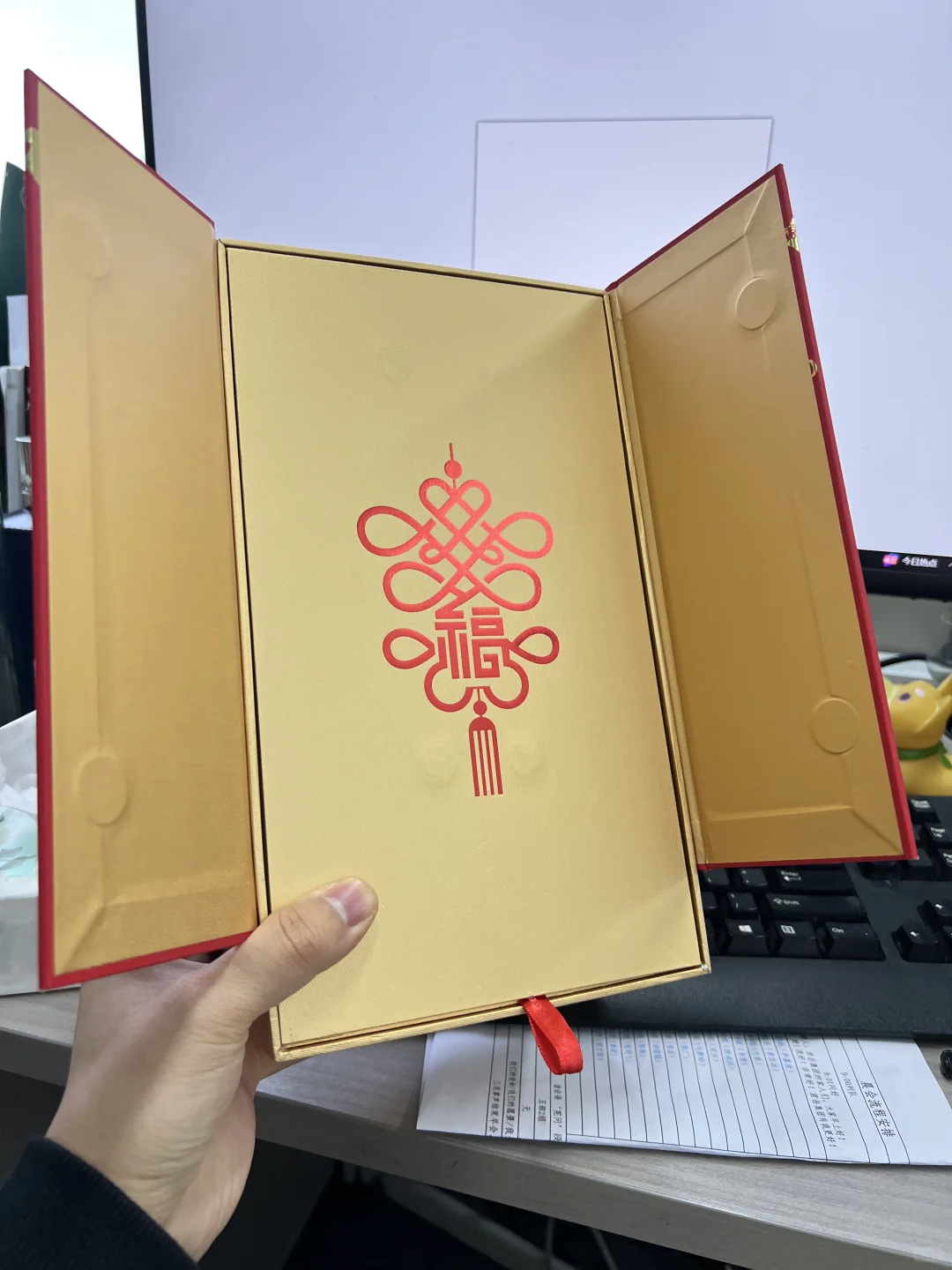 老表结婚给他定制的喜宴酒，长辈们都很满意