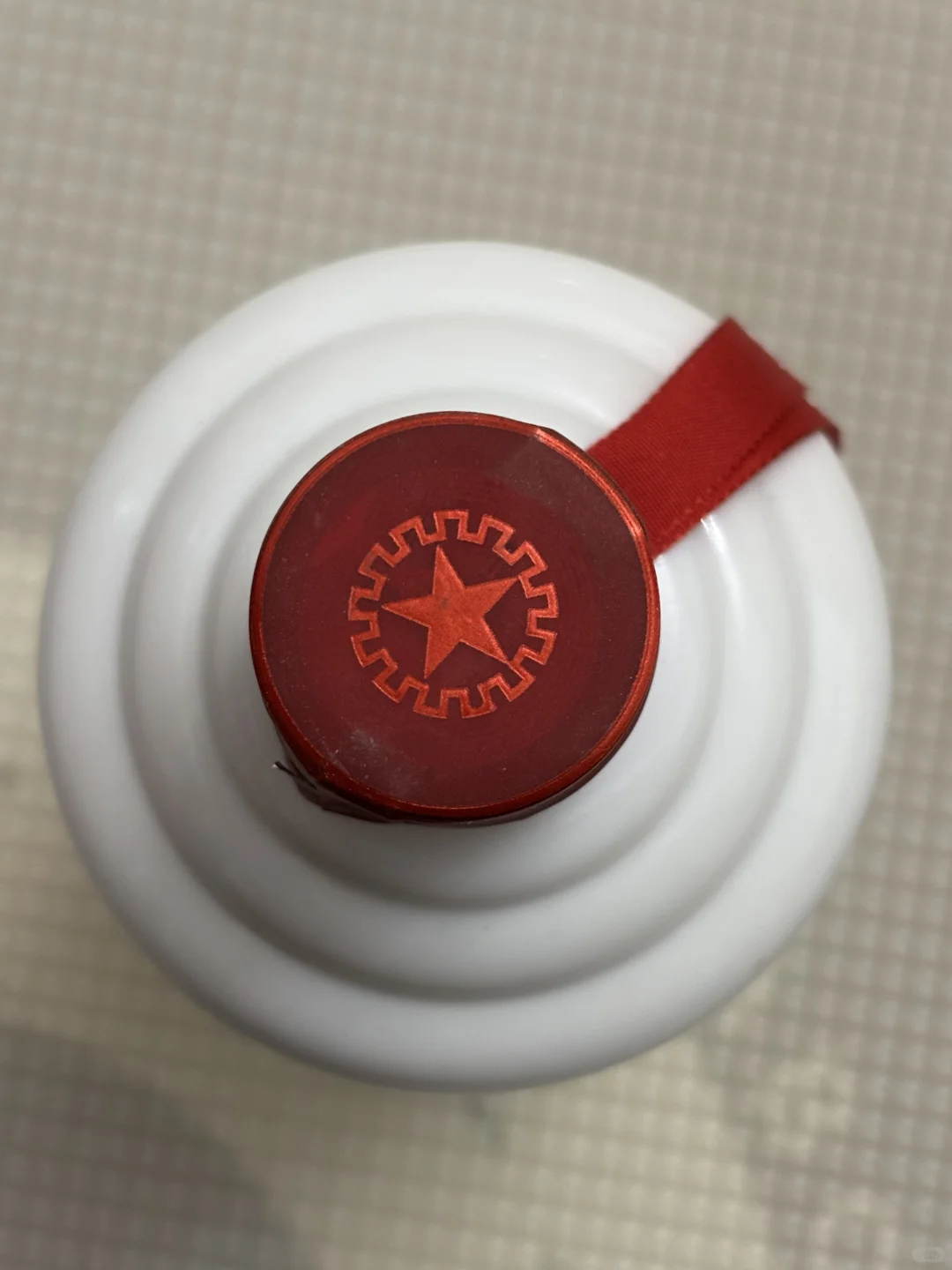 朋友送的一瓶23年茅台，麻烦老师看看真吗