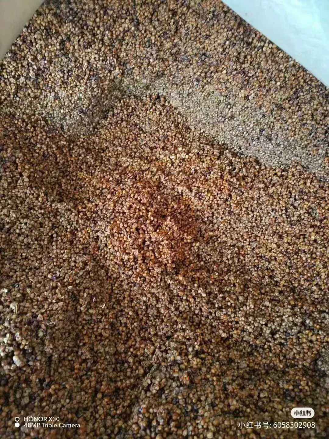 自家酿的高粱酒 酒味醇香浓郁 无任何添加