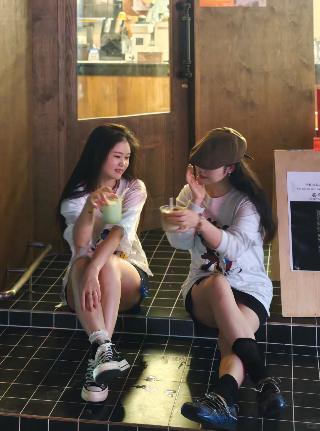 别人有陈年老酒，我有陈年好友