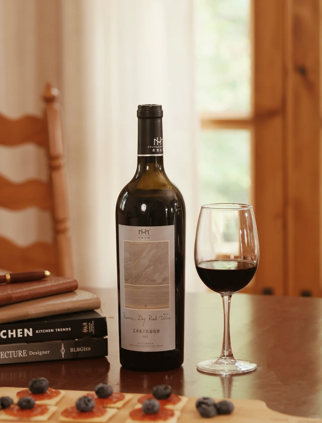 独处仪式：酒与艺术的灵魂共振