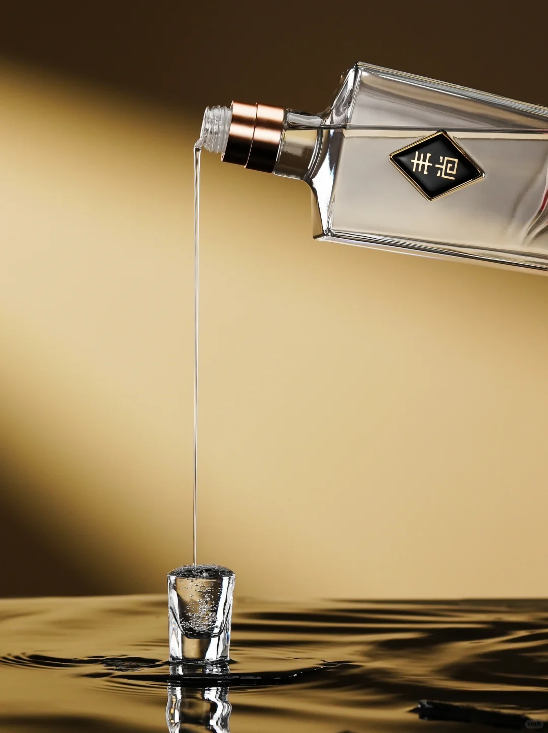 如何用浅水缸拍摄高级感白酒（附场景）