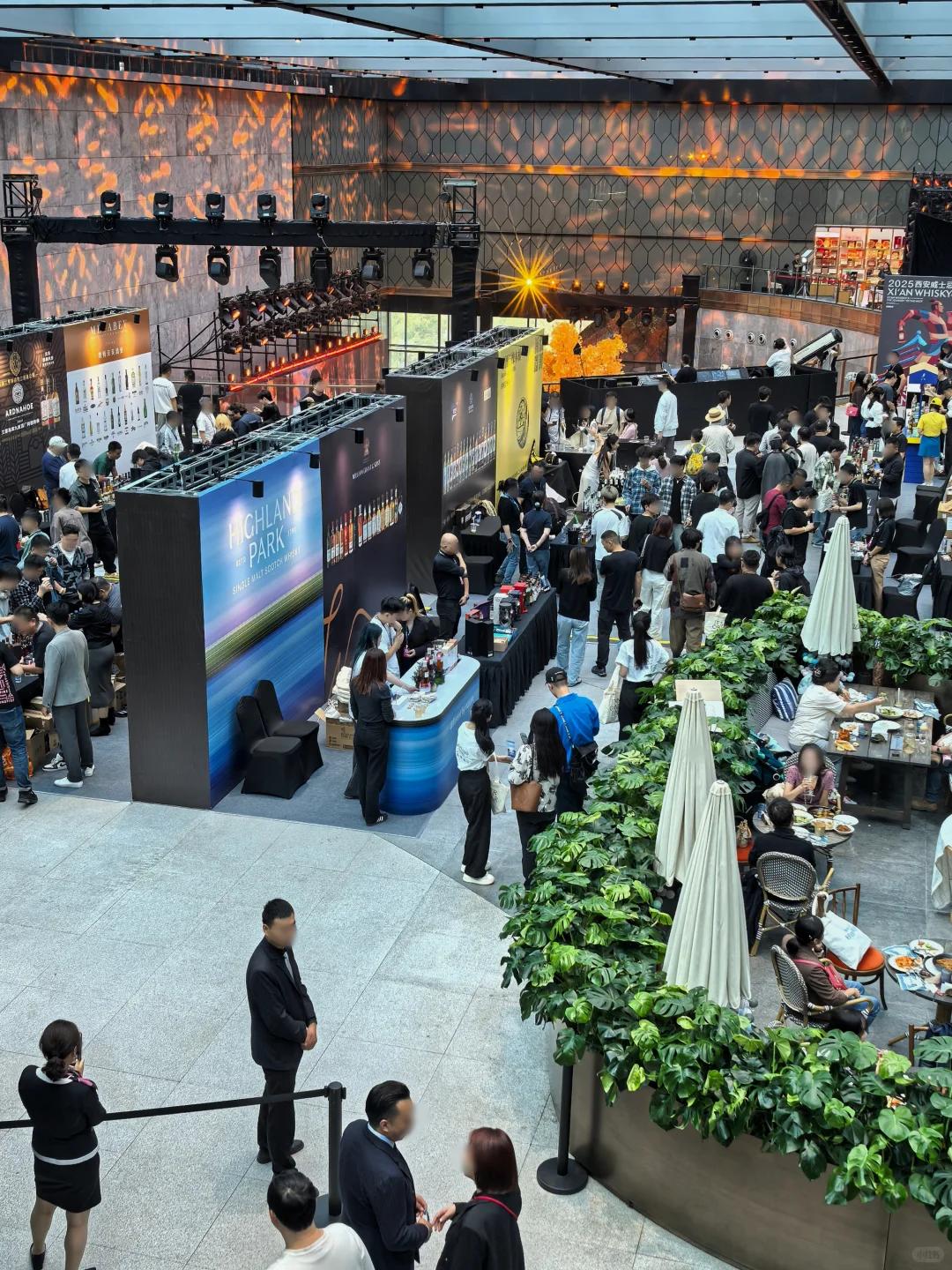 西安威士忌酒展我们三个人喝了一下午…