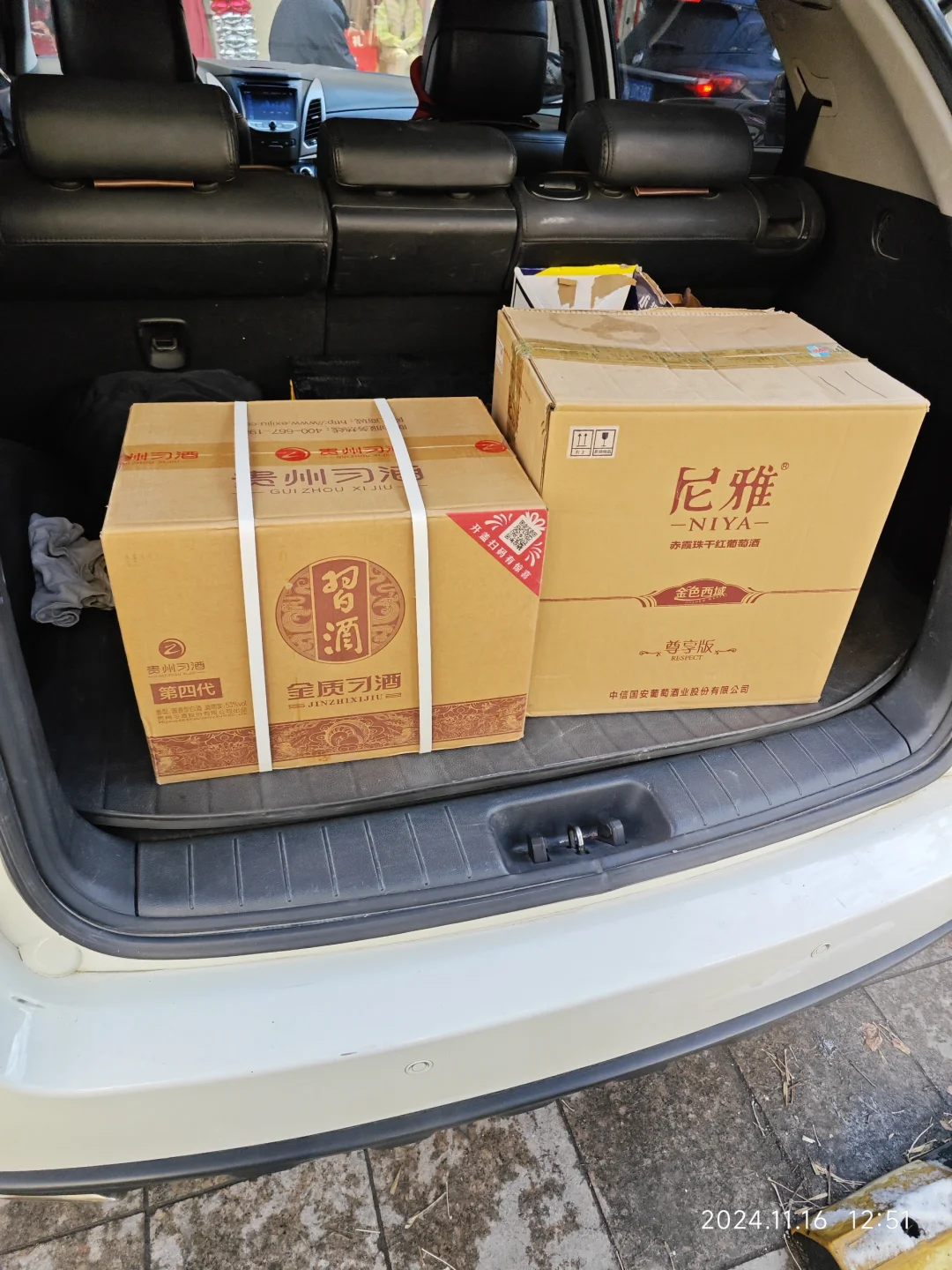 送货日常，酱香型白酒喝的人做来越多了