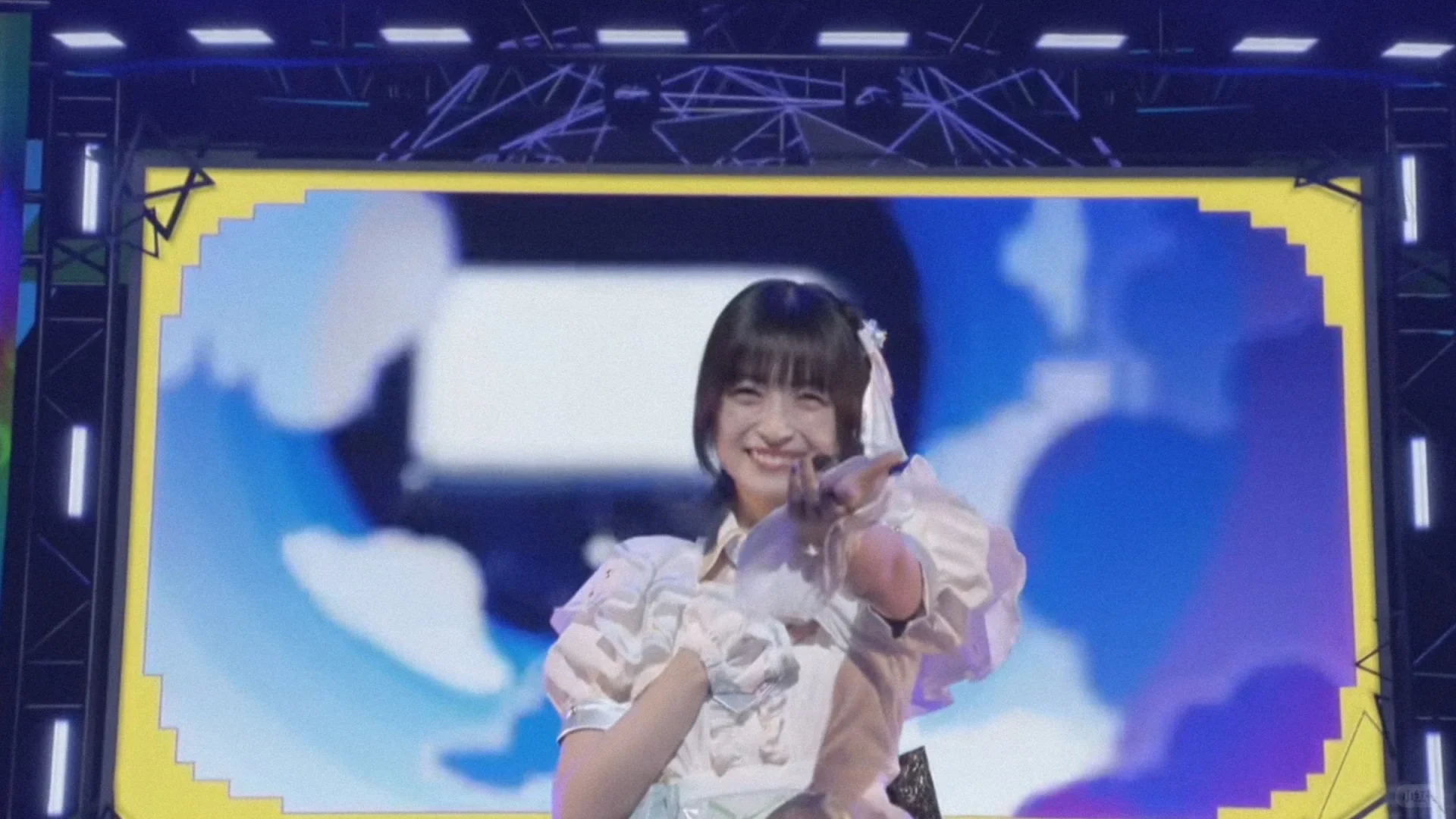 点击即看三位精灵偶像