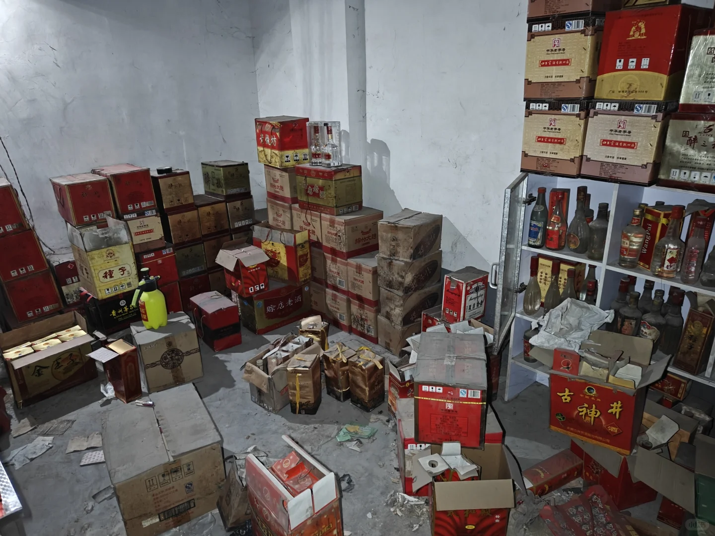 网友最懂，看看是否为做旧之酒！