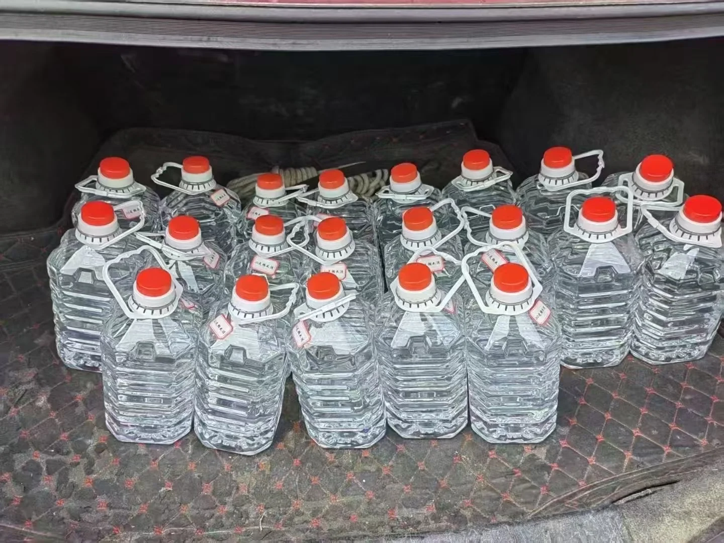 大量出售正宗粮食酒，高粱酒好喝不上头。