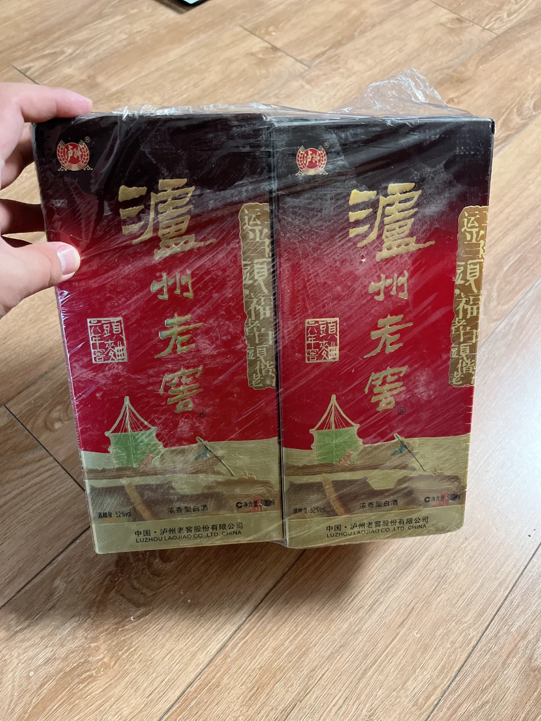 不是酒鬼却天天搞酒的理由是？