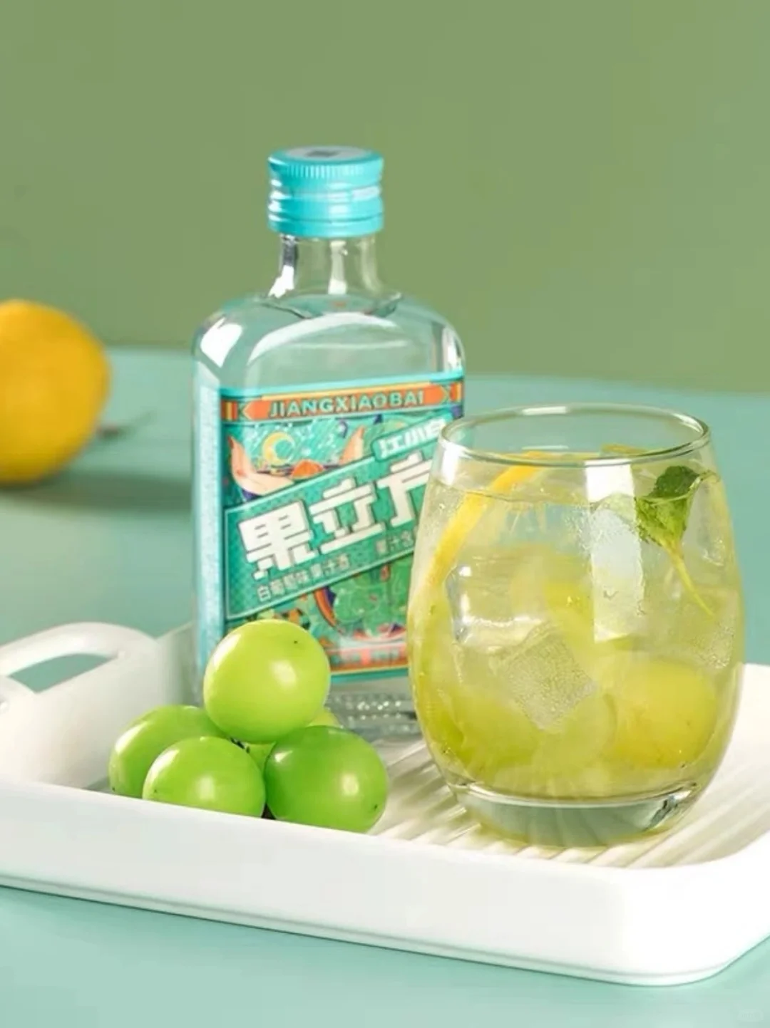 NO.225每天认识一瓶酒:江小白果立方