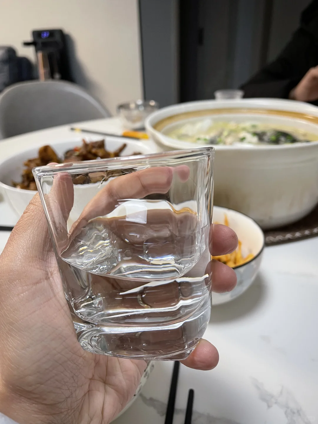 剑南春·酒杯一碰，快乐满分?