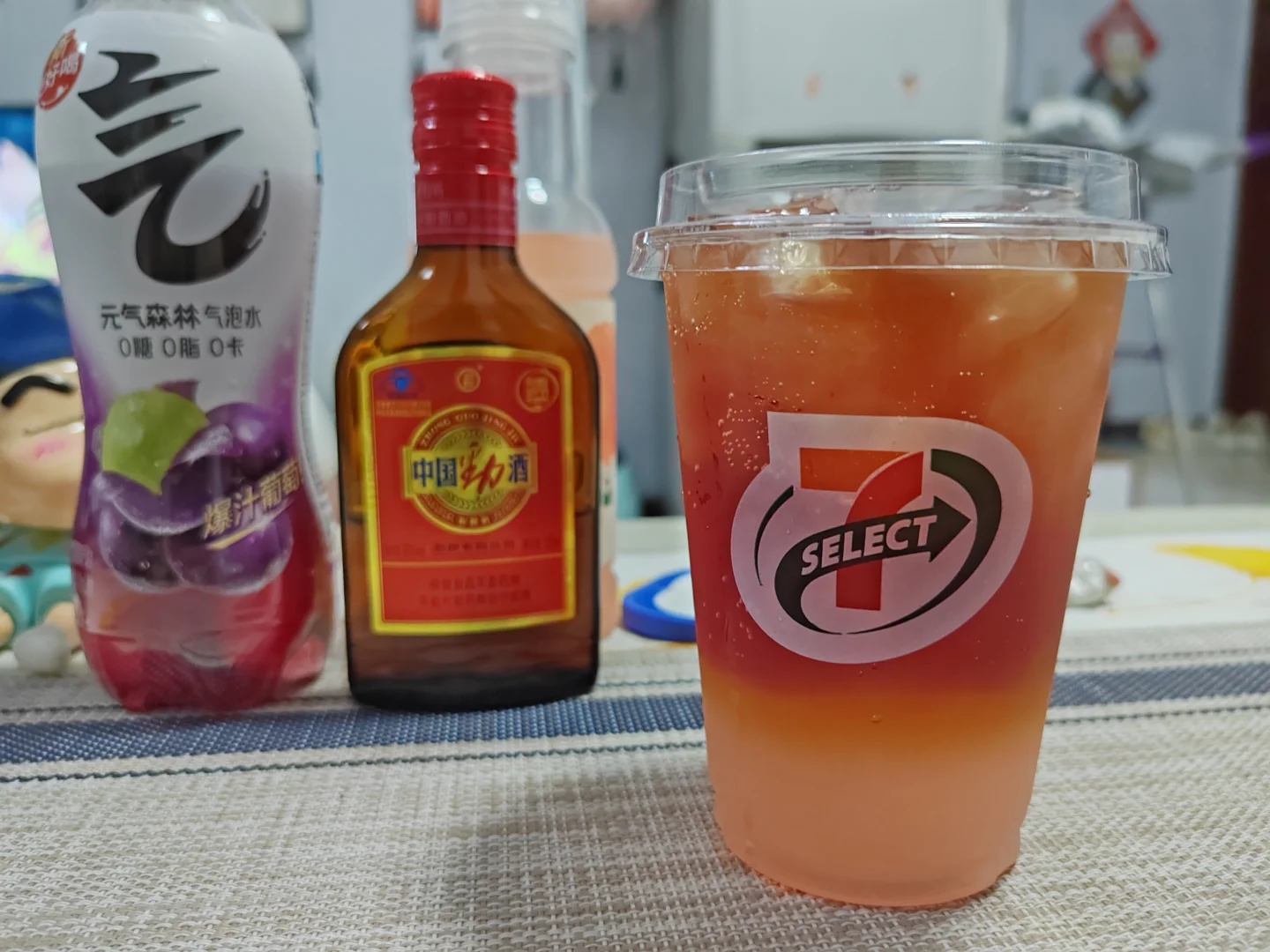 喝中国劲酒打亲朋好友?