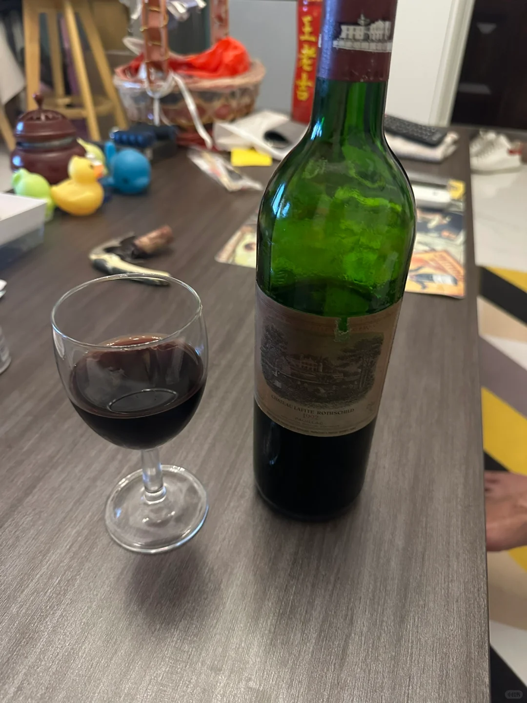 父亲留下来的老古董居然是拉菲? 父亲曾经在