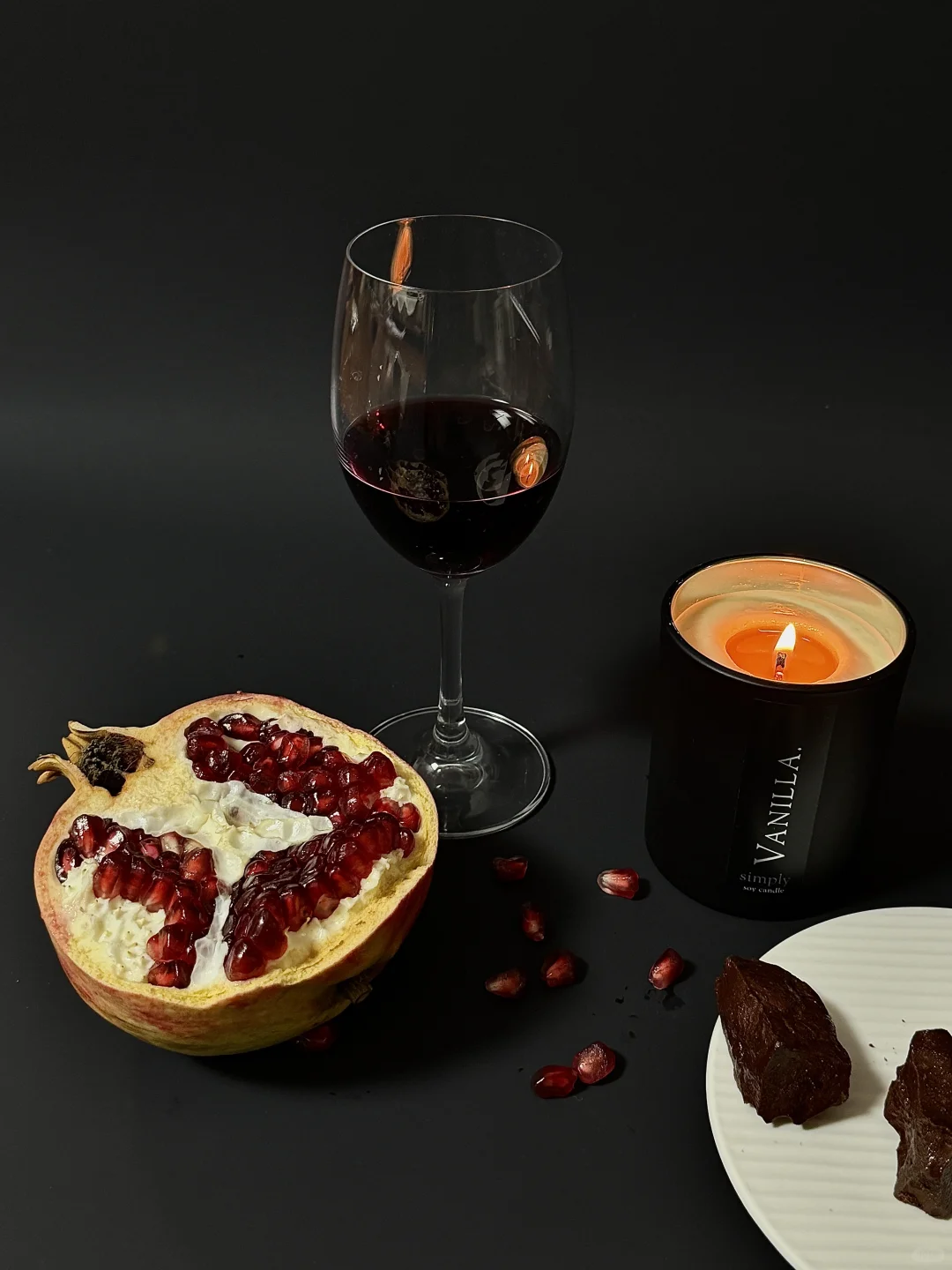 Tesla｜原来夜晚的浪漫就藏在?巧克力红酒里