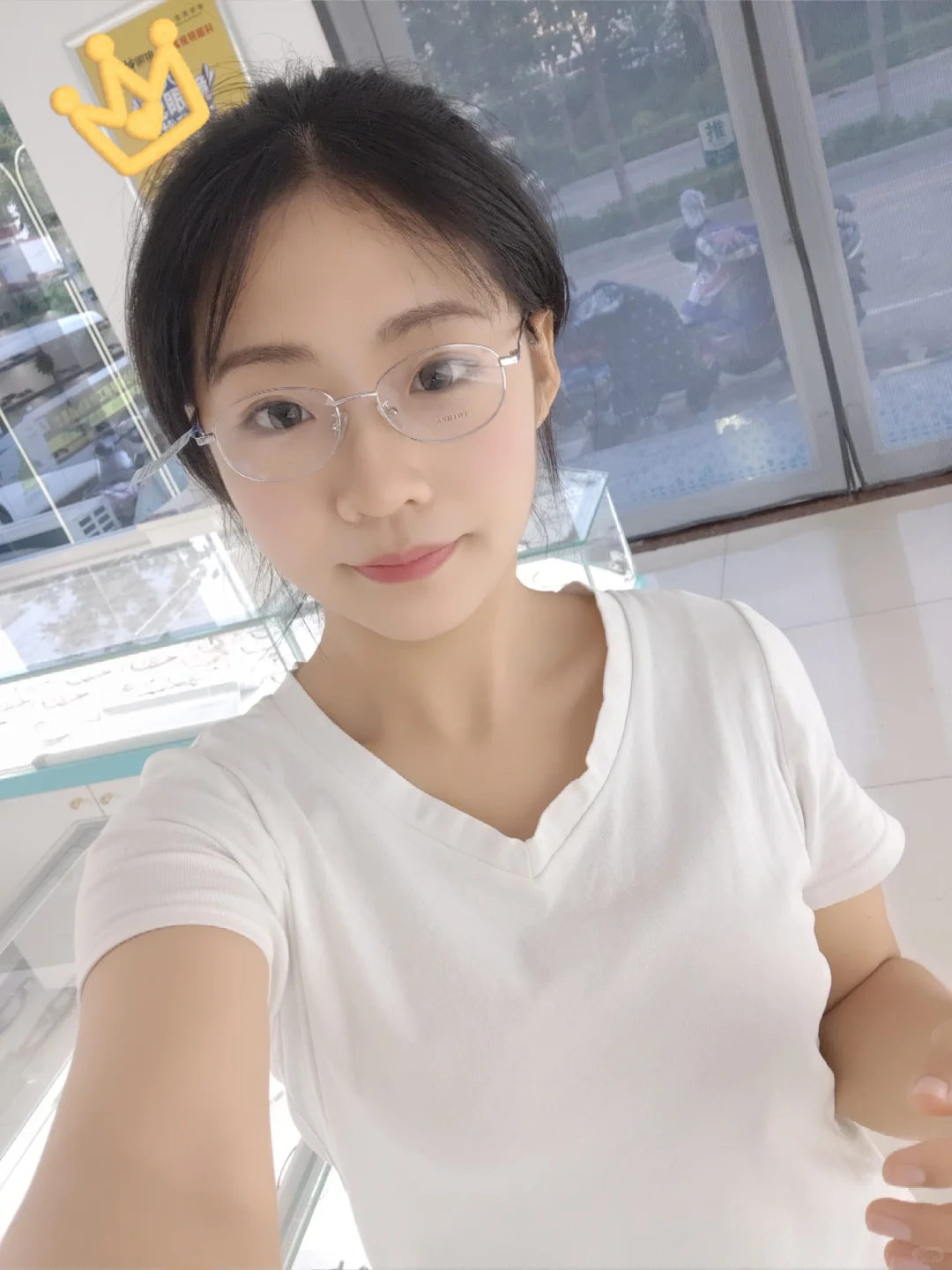 家人们，高度近视帮我看看选哪个