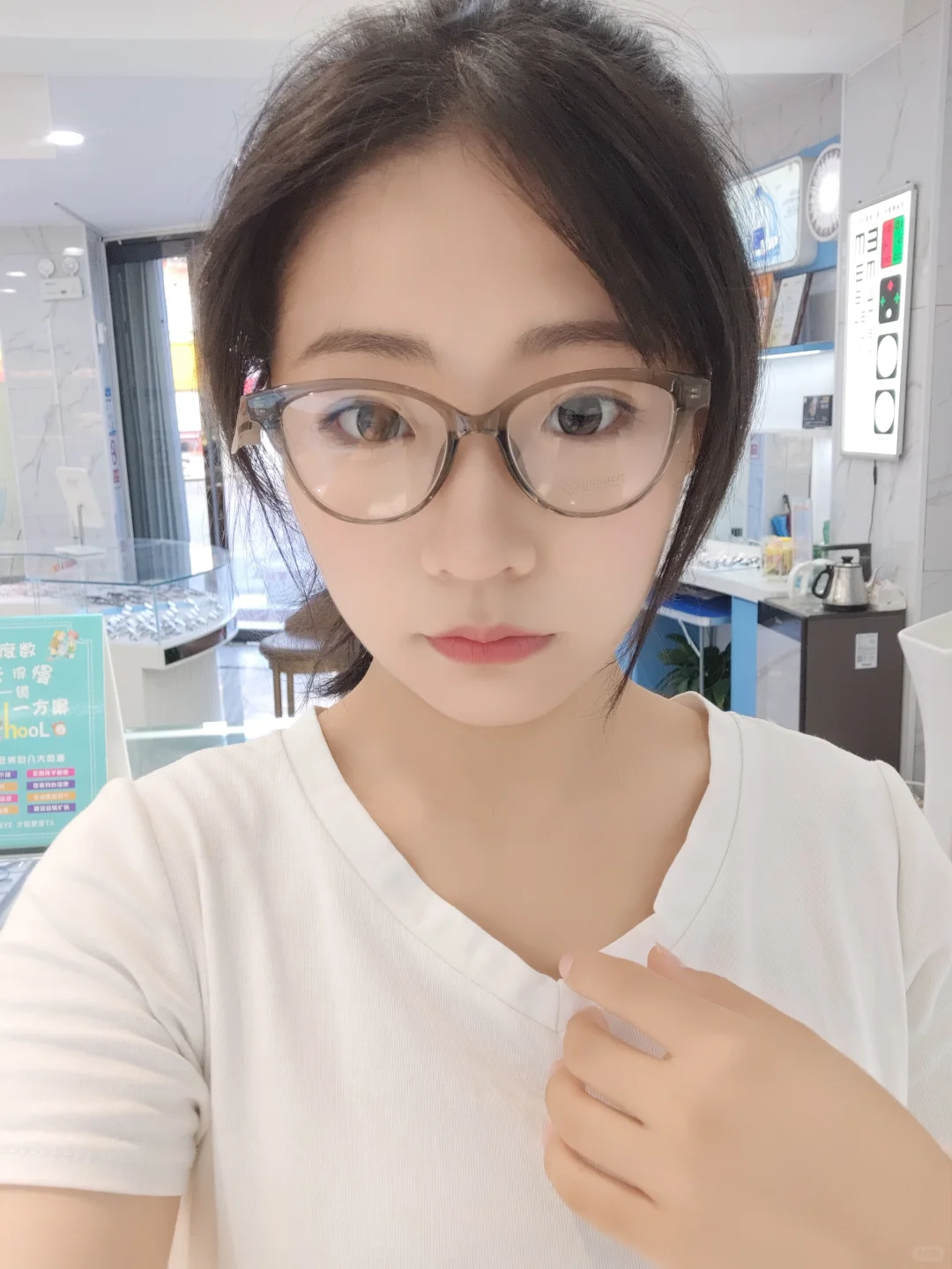 家人们，高度近视帮我看看选哪个